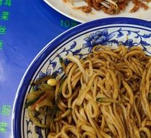 传统肉丁炸酱面
