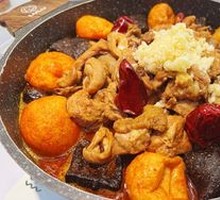 鱼腐肥肠油焖鸡噜噜煲
