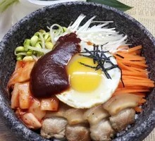 Grilled Pork Belly Stone Pot Rice