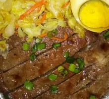 黑椒牛排煲仔饭