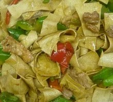 Bell Pepper and Tofu Skin Stir-Fry