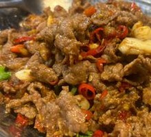 Stir-Fried Beef with Yellow Onion