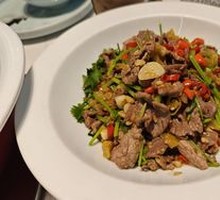 Stir-Fried Beef with Yellow Onion