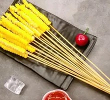 手把玉米粒