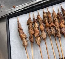 嗞嗞羊肉串