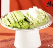Cucumber with Green Onion Strips