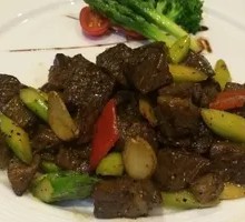 Pickled Garlic Black Pepper Beef Cubes