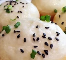 鲜肉大虾双拼生煎