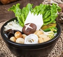 云南时令菌类米线