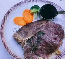 谷饲T骨牛排
