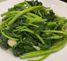 Stir-Fried Water Spinach with Garlic