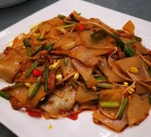 Spicy Stir-Fried Rice Noodles
