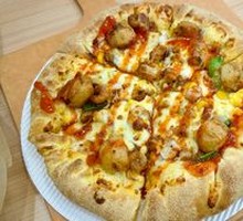 Spicy Crawfish & Tender Chicken Pizza