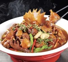Stir-Fried Rooster in Iron Pot