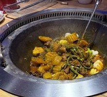 Stewed Goose in Iron Pot