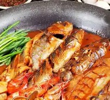 Whole Fish Steamed in One Pot