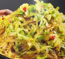 Sautéed Cabbage with Rice Noodles on Iron Plate