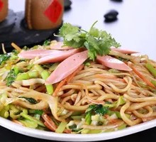 Egg and Sausage Stir-Fried Noodles