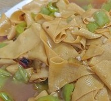 Bell Pepper and Tofu Skin Stir-Fry