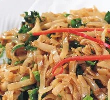鸡蛋河粉