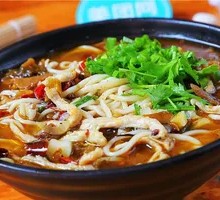 Sour Cabbage and Pork Noodles