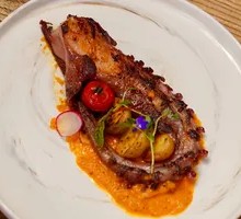 Low-temperature East China Sea Octopus Legs with Sweet Pepper Puree
