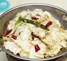 Spicy Stir-Fried Cabbage