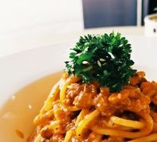 Classic Bolognese Spaghetti