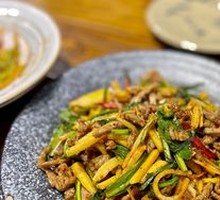 Spicy Sichuan Bamboo Shoots Stir-Fried with Beef