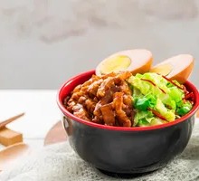 Taiwanese Braised Pork Rice with Iced Lemon Tea