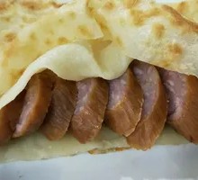 Homestyle Griddle Cake with Smoked Sausage and Free-range Egg