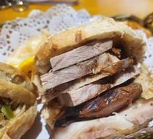 Braised Pork Belly in Flatbread
