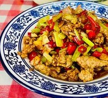 Stir-Fried Beef with Yellow Onion