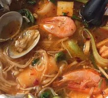 Beef Slices with Clams Noodles