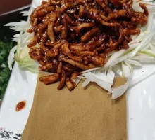 Beijing-style Shredded Pork in Soy Sauce
