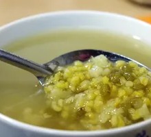 Cooling and Fire-Reducing Mung Bean Soup