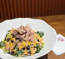 金枪鱼玉米沙拉