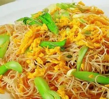 Noodle Stir-Fry with Egg and Vegetables