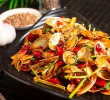 Spicy Stir-Fried Clams