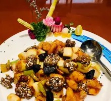 Palace-style Black Garlic Amber Walnut Shrimp