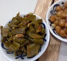 Sour Pickled Beans