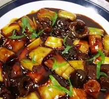 Braised Sea Cucumber with Green Onion