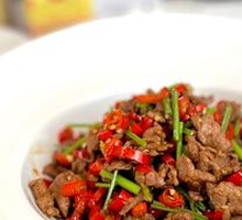 Stir-Fried Beef with Yellow Onion