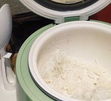 Small Pot Freshly Cooked Rice (Free Refill)