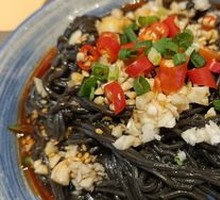 Cold-mixed fern root noodles