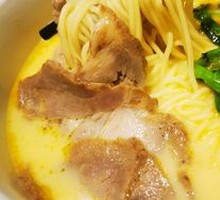 Herb Pork Bone Snowflake Meat Noodles
