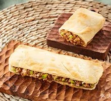 Braised Pork in Flatbread