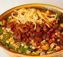 肉臊子干拌面