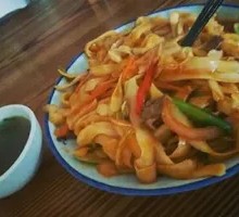 Stir-Fried Beef with Knife-Cut Noodles