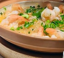 Clam with Garlic Noodles in Clay Pot